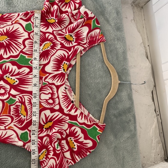 Hot Pink white yellow black green floral knit top v neck and scoop back - Picture 8 of 9